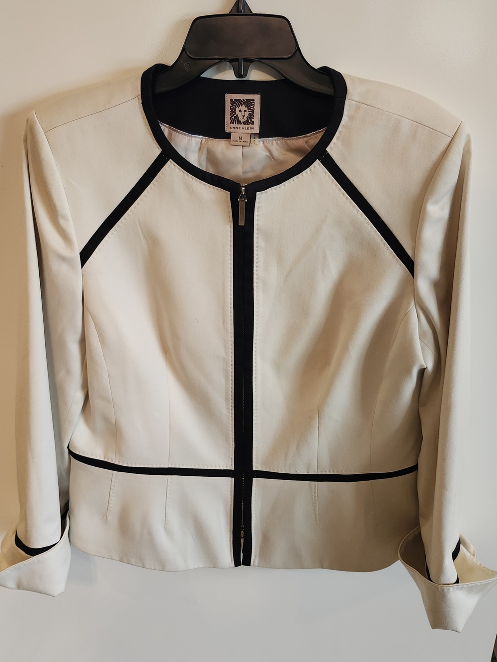 Anne Klein Cream and Black Trim Zip-Front Blazer Size 14
